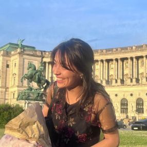 Abigail, Babysitter à Marseille