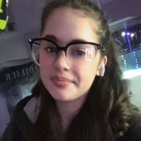 Manon, Babysitter à Lorient