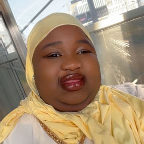 Aoua, Babysitter à Courbevoie