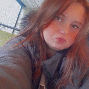 MARINE, Babysitter in Angers