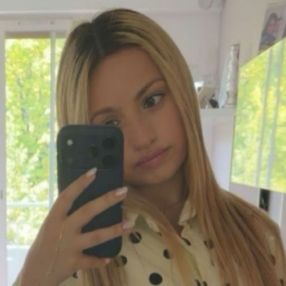 Laura, Babysitter in Neuilly-sur-Seine