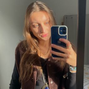 Lola, Babysitter à Lorient