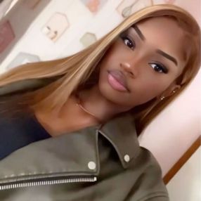 Kenza, Babysitter in Niort