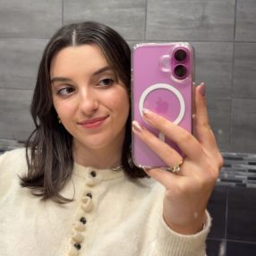 Célia, Babysitter à Châteaubourg