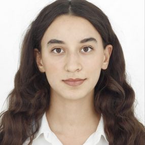 Sassa, Babysitter à Marseille