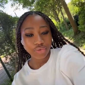 Ayara, Babysitter à Montreuil
