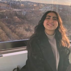 ihssane, Babysitter à Vénissieux