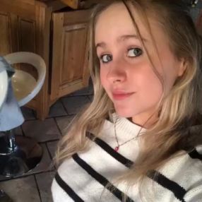 Angele, Babysitter à Bron