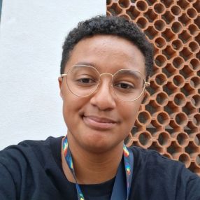 Elaïjah, Babysitter in Albi