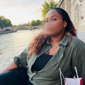 Naïla, Babysitter à Bondy