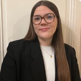 Clémentine, Babysitter à Angoulême