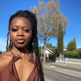 Marie tresor, Babysitter à Rhône