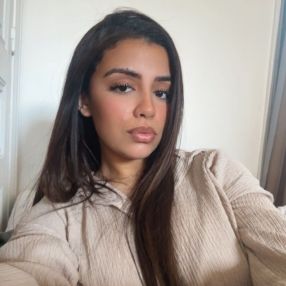 Amna, Babysitter in Paris