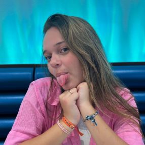Helena, Babysitter à Mérignac
