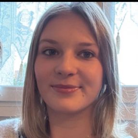 Romane, Babysitter in Nantes