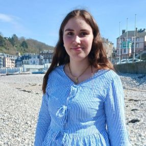 Maude, Babysitter in Rouen