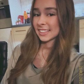 Malaury, Babysitter à Harnes