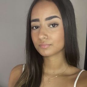 Mélyss, Babysitter in Cambrai