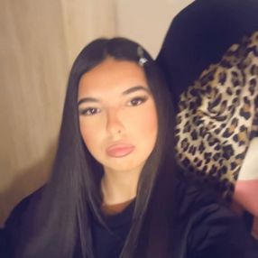 Jenna, Babysitter à Gagny