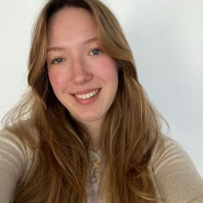 Alice, Babysitter à Issy-les-Moulineaux