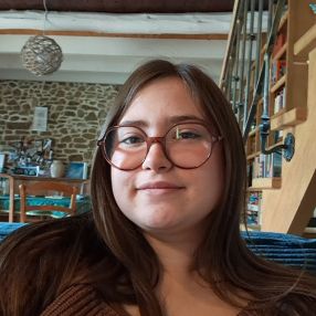 Manon, Babysitter à Saint-Brieuc