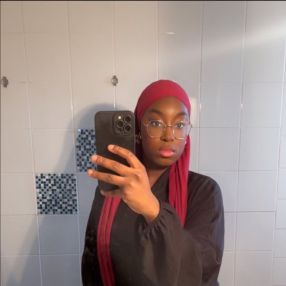 Diakhomba, Babysitter à Villeurbanne