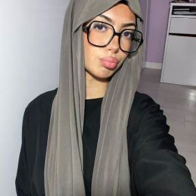 Kamelia, Babysitter à Tourcoing