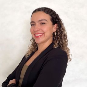 Pau, Babysitter in Montpellier