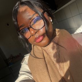 Sanhia, Babysitter à Champigny-sur-Marne