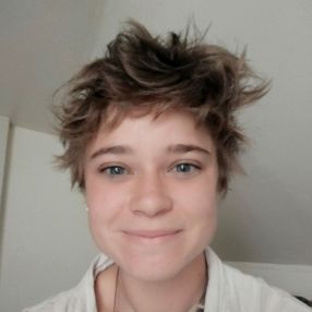 Chloé, Babysitter à Paris