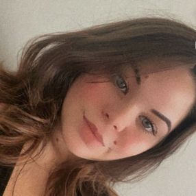 Lola, Babysitter à Montreuil