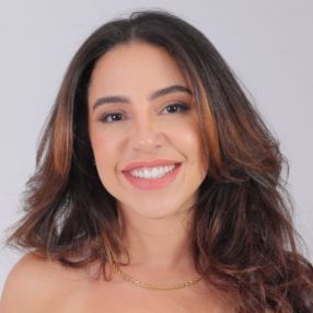 Danielle, Babysitter à Beausoleil