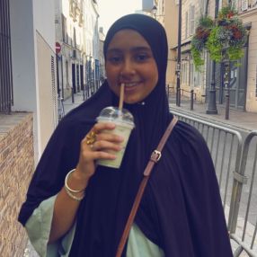 Zineb, Babysitter à Sartrouville