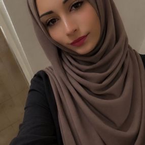 Amina, Babysitter à Tourcoing