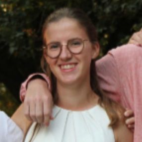Manon, Babysitter in Angers