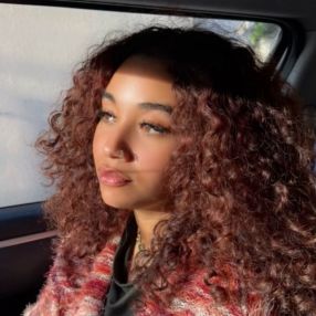 Khelia, Babysitter à Champigny-sur-Marne