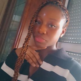 Aya darline Ornella, Babysitter à Bondy