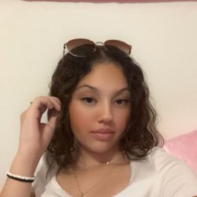 Loubna, Babysitter à Melun