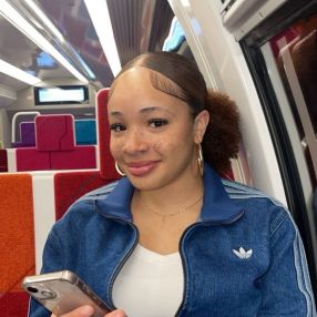 Kayliah, Babysitter à Domont