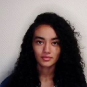 Oumayma, Babysitter à Douai