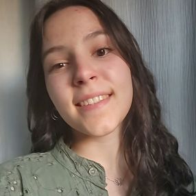 Leonie, Babysitter à Halluin