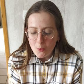 Perrine, Babysitter à Angers