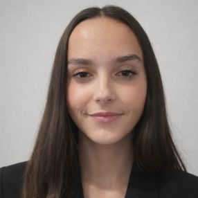 Zoé, Babysitter à Chambéry