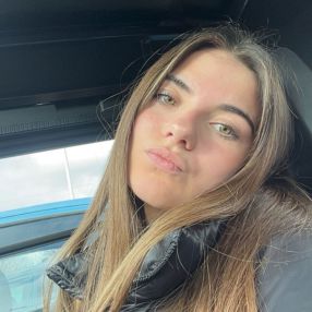 Liv, Babysitter à Boucau