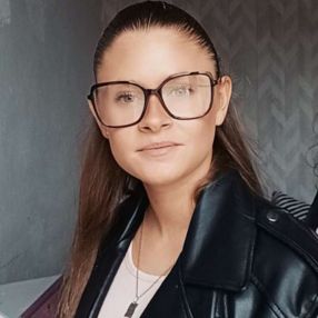 Danae, Babysitter à Miré