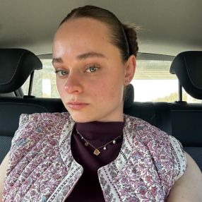 Clémence, Babysitter à Étampes