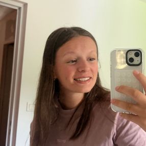 Louise, Babysitter à Villeurbanne