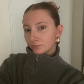 Alexya, Babysitter à Angers