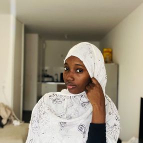 Oumoul Khairy, Babysitter à Rhône