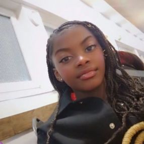 Carlota, Famille à Paris